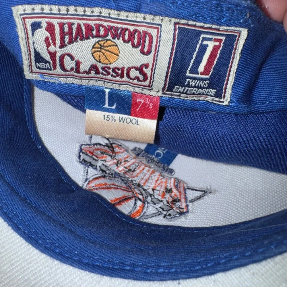 Twins Enterprise New York Knicks Hat Mens 7 3/8 Blue Excellent Hardwood Classics